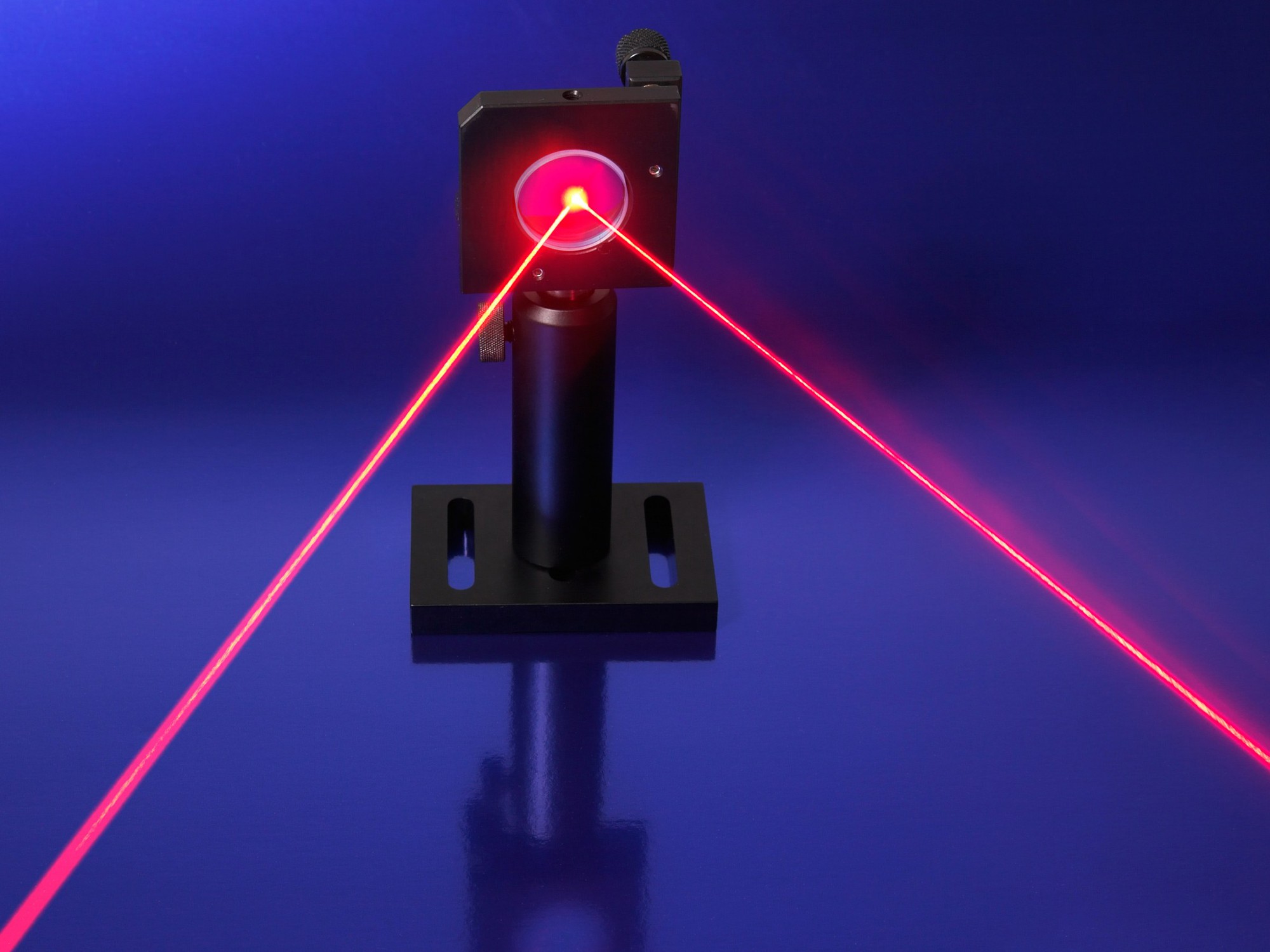 Laser Là Gì Tìm Hiểu Nguyên Lý Hoạt Động Và Tính Ứng Dụng Của Nó 